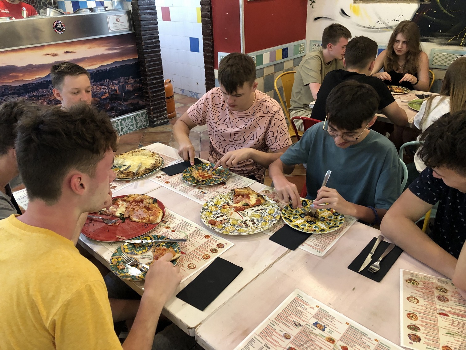 Neapolitańska pizzeria w Maladze - w sam raz na grupową integrację