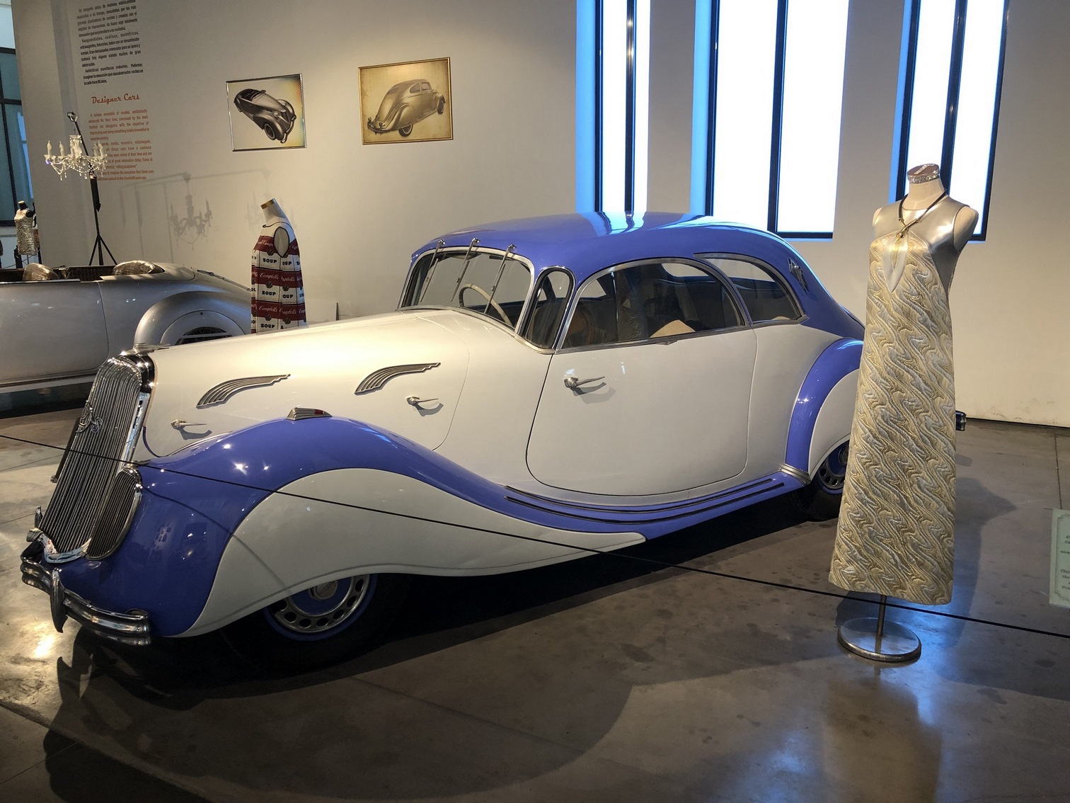 Muzeum Motoryzacji i mody w Maladze - Museo Automovilistico & de la Moda