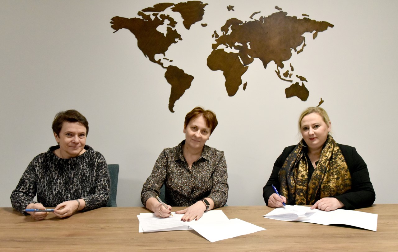 Podpisanie umowy o współpracy między ZST Rzeszów a Kolegium Nauk Przyrodniczych Uniwersytetu Rzeszowskiego
