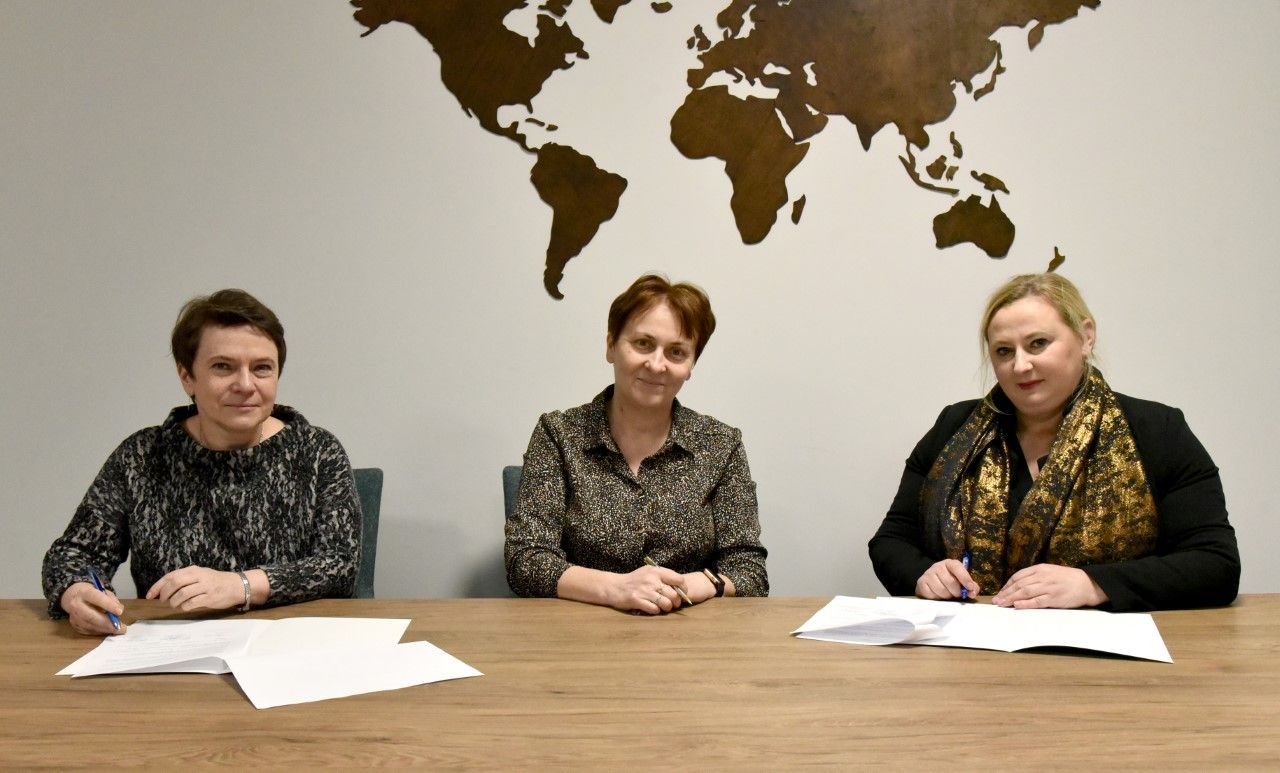 Podpisanie umowy o współpracy między ZST Rzeszów a Kolegium Nauk Przyrodniczych Uniwersytetu Rzeszowskiego