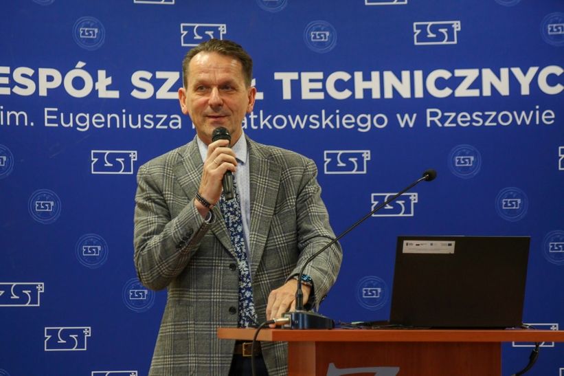 Konferencja zawodowa w ZST - 'Sztuczna inteligencja - technologia czy zagrożenie?'